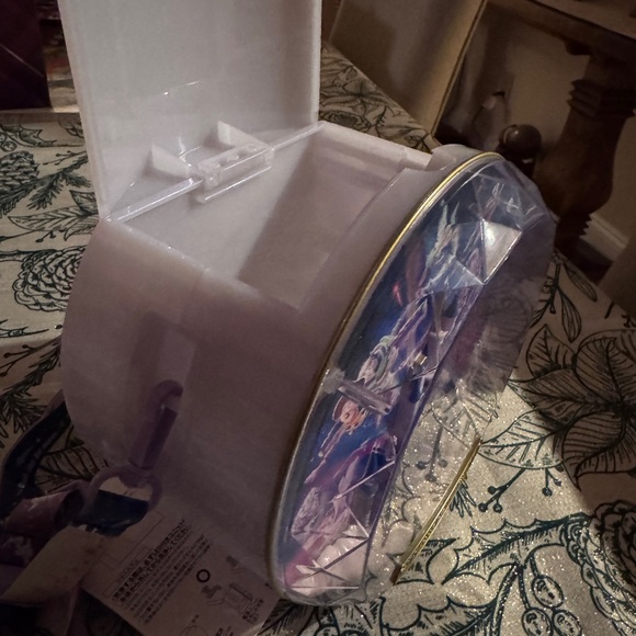 Tokyo Disney fly theme Light-up popcorn carrier. - Picture 3 of 4